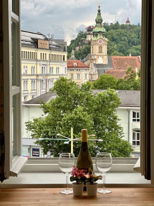Panorama Schlossberg & Jacuzzi Graz Buitenkant foto